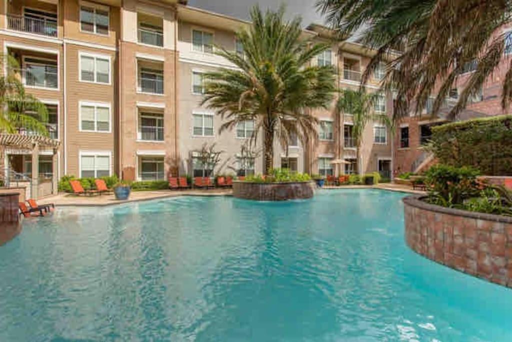 Cozy Oasis Pool Gym Wi-Fi Pets Ok Near Nrg Apartment Houston Exterior photo